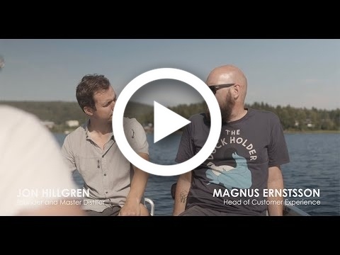Jon and Magnus chilling in a boat while talking about Navy Strength Gin, alcohol as a flavor enhancer and the perfect Dry Martini. (Subtitles in English).