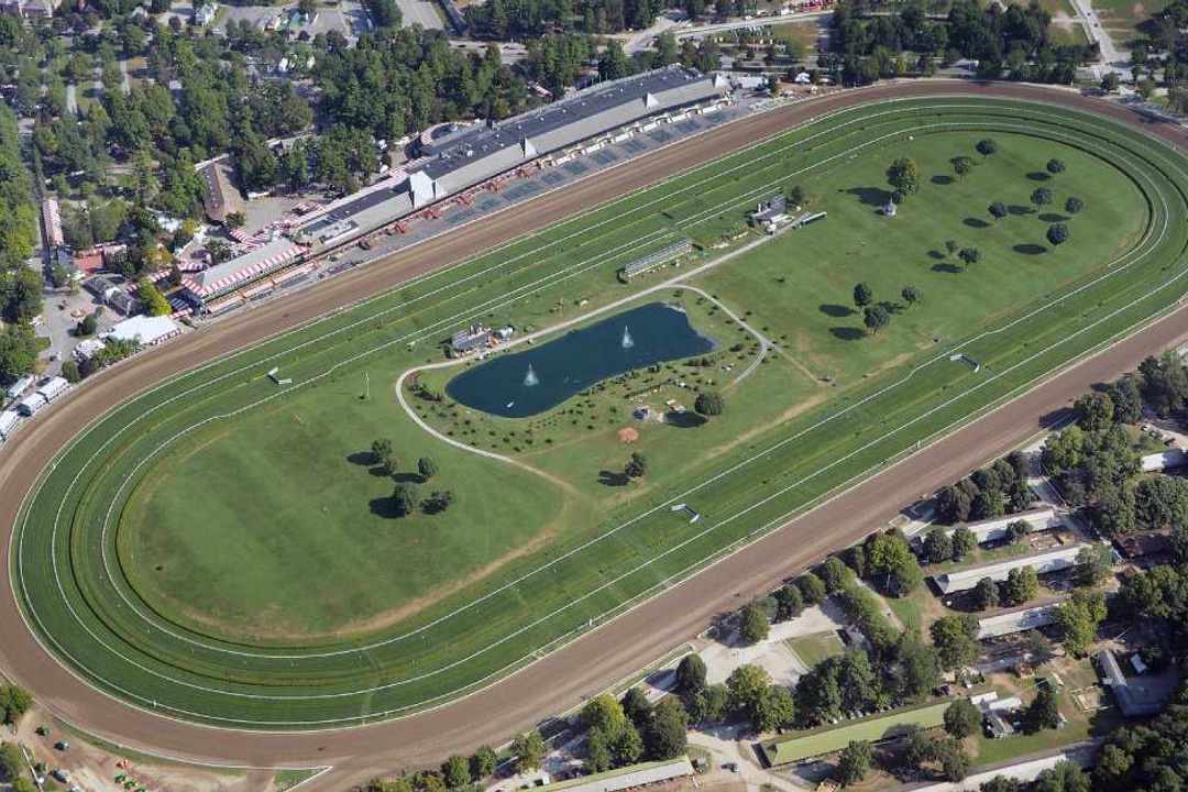 Living Near Saratoga Race Course: Neighborhoods, Lifestyle and Real Estate (2026)