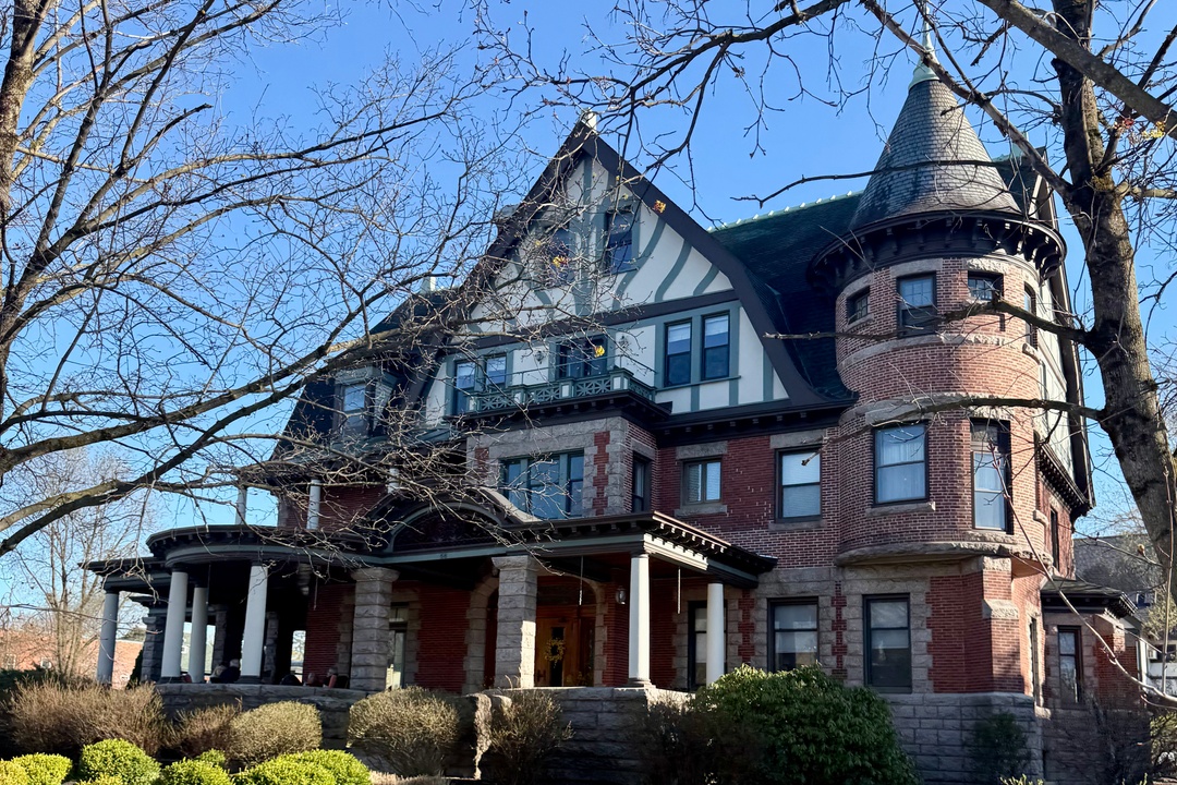 Buying a Second Home in Saratoga Springs NY: A Seasonal Buyer's Guide (2026)