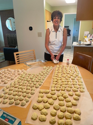 My mom, Linda, in action! Bring on the cookies!