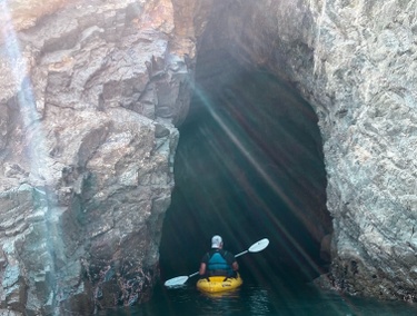 Kayaking Mendocino caves 2020