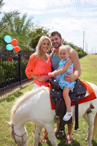 Colton’s 1st Birthday and when Jenn met Justin’s family for the first time!