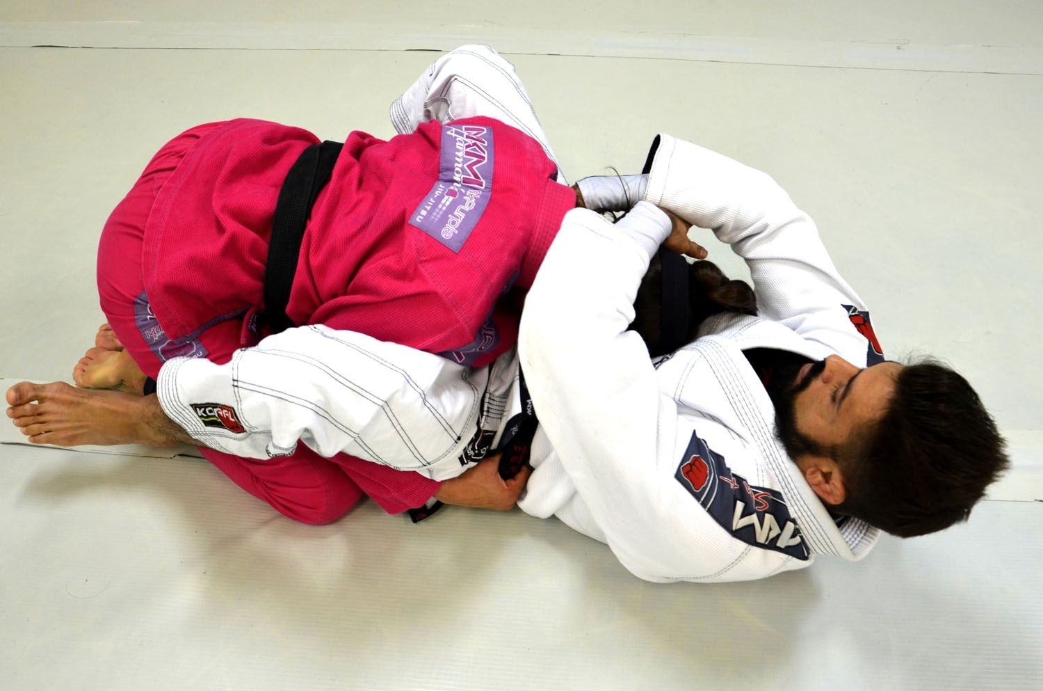 Brazilian Jiu-Jitsu lesson: Mario Reis teaches a trick to ...