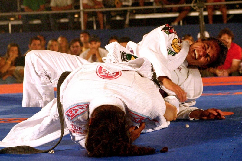 Hannette Quadros finalizou Letícia Ribeiro no único duelo feminino do evento