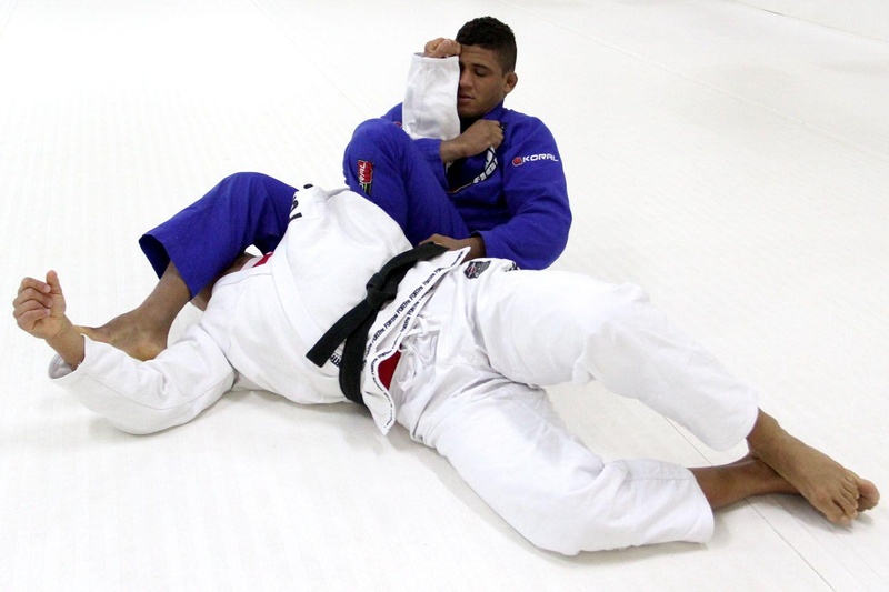 Gilbert Durinho and Vitor Belfort teach arm-lock from side control