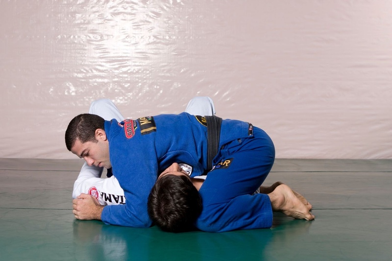 Brazilian Jiu-Jitsu: ataque duplo partindo do cem quilos