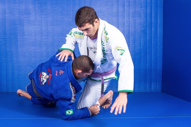 Brazilian Jiu-Jitsu: Raphael Abi-Rihan ensina uma raspagem de meia-guarda