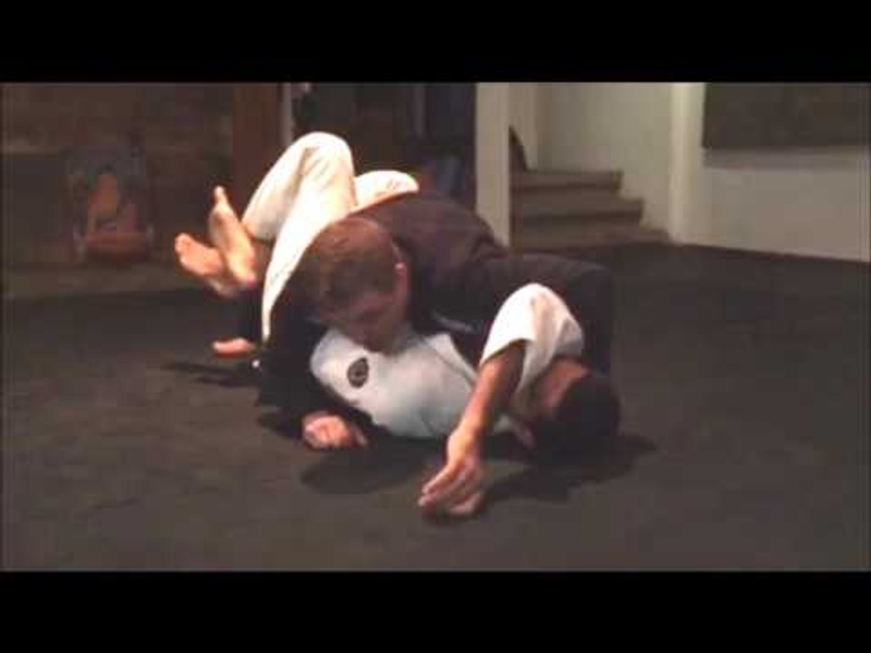 Jiu-Jitsu: Faixa-preta de Carlson Gracie ensina macete para passar a meia-guarda e chegar a montada