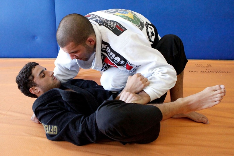 Brazilian Jiu-Jitsu: Passe a guarda toreando e domine o adversário com Rodolfo Vieira 