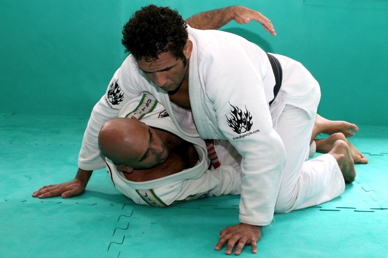 Brazilian Jiu-Jitsu lesson: Roberto Gordo teaches a sweep from half-guard