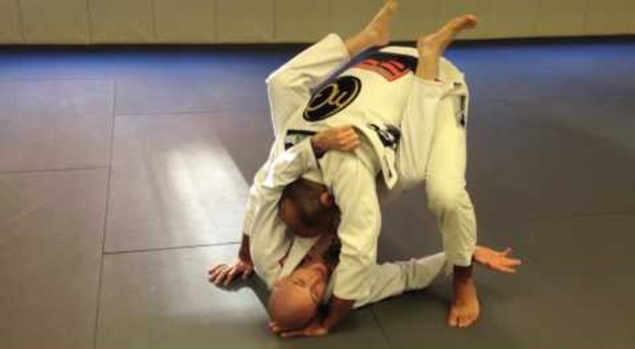 BJJ: How to break a foe's posture on the closed guard and sink an armbar