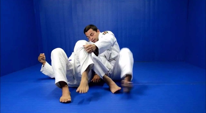 Brazilian Jiu-Jitsu: aprenda a aplicar uma omoplata invertida