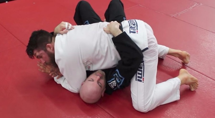 BJJ: 3 tips for maintaining side control against a bigger opponent