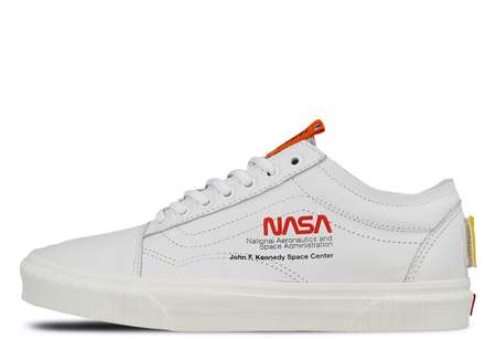 Visser optillen zweer Vans x NASA Old Skool 'Space Voyager' True White | VN0A38G1UP91 - KLEKT