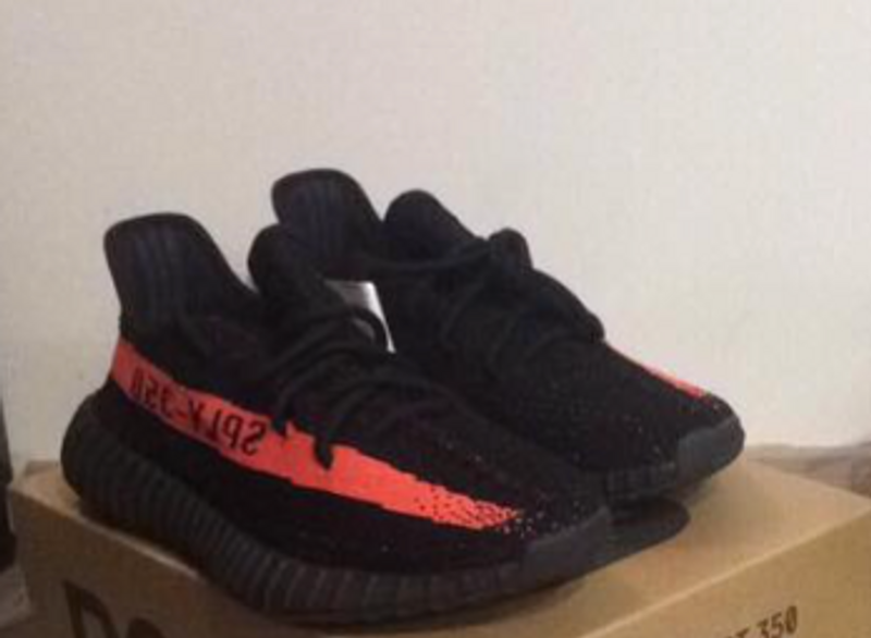 Yeezy Boost 350 v2 Core Black Red Size 9.5