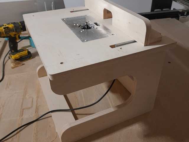 milling table made of plywood