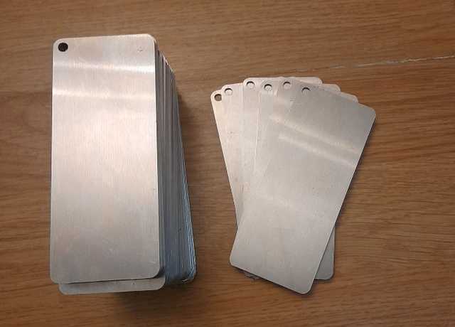 Alumínium ajtónyitó kártyák