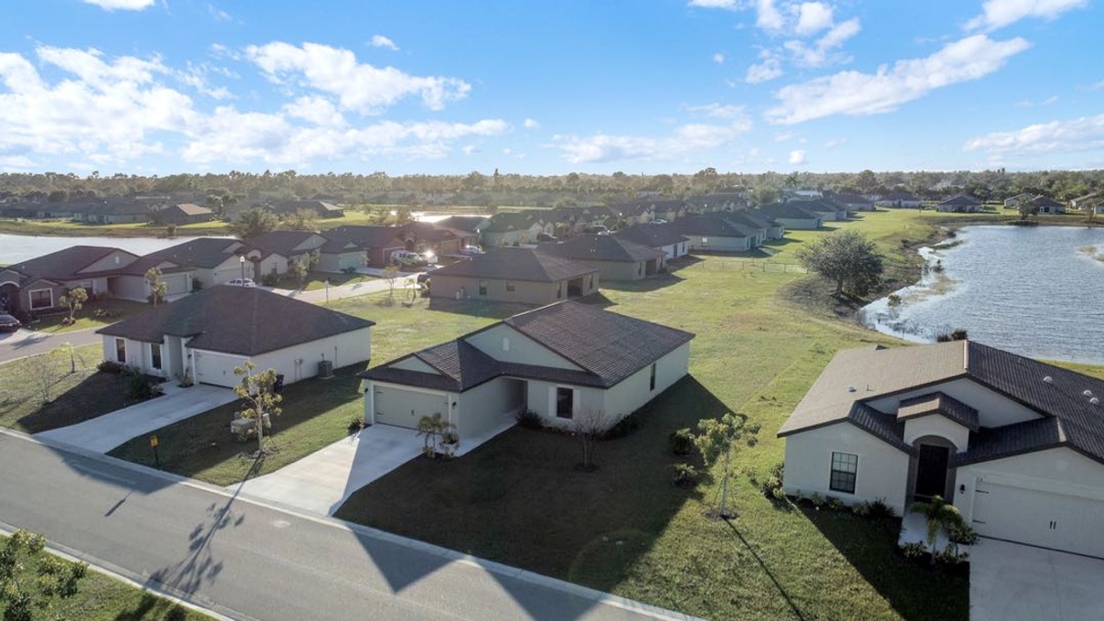 158 Shadow Lakes Dr Lehigh Acres, FL 33974 RP Funding Florida Mortgages