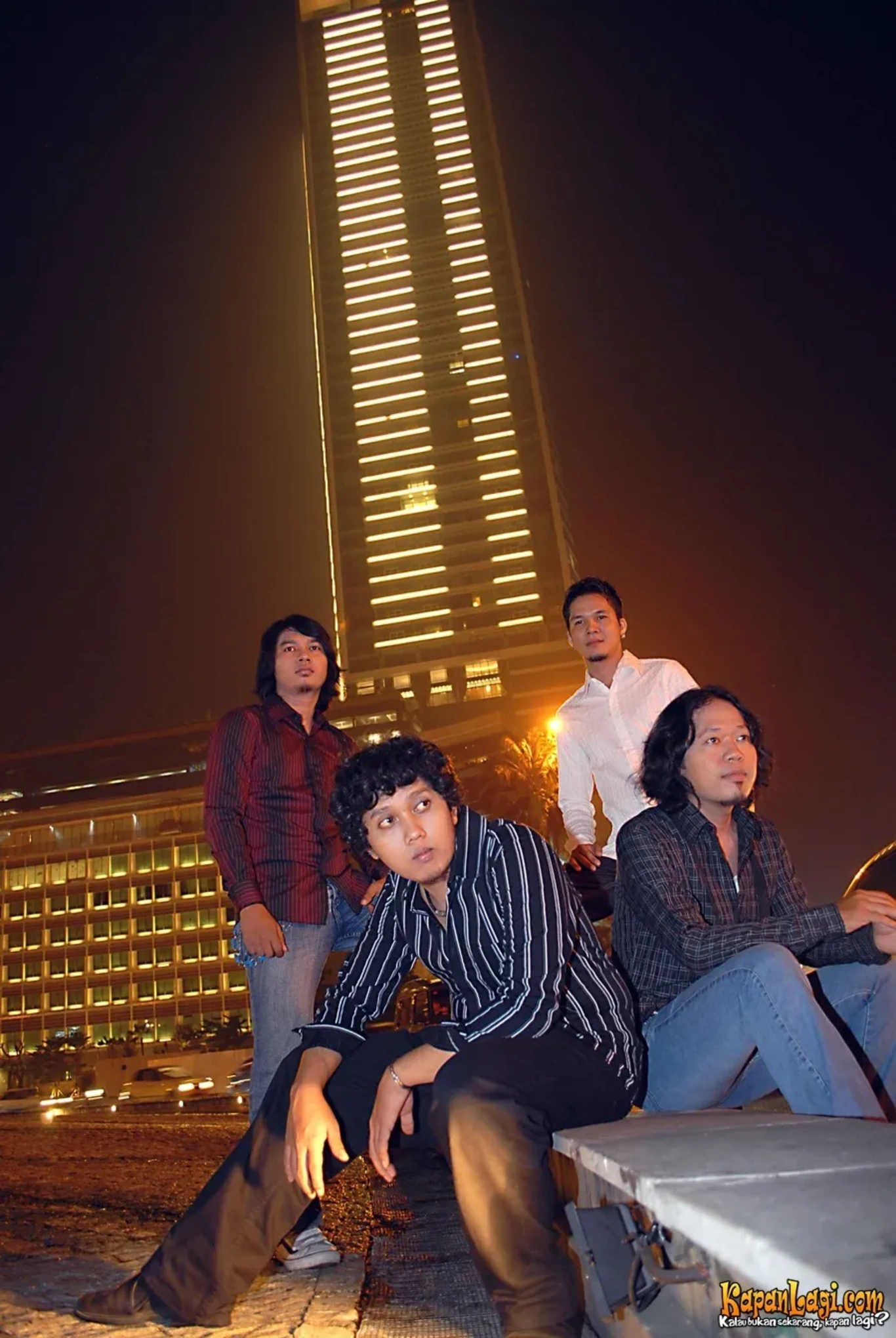 Jika Anda tidak melihat foto Abdee N Souls, kemungkinan karena foto dengan nomor tersebut tidak tersedia di Kapanlagi.com™