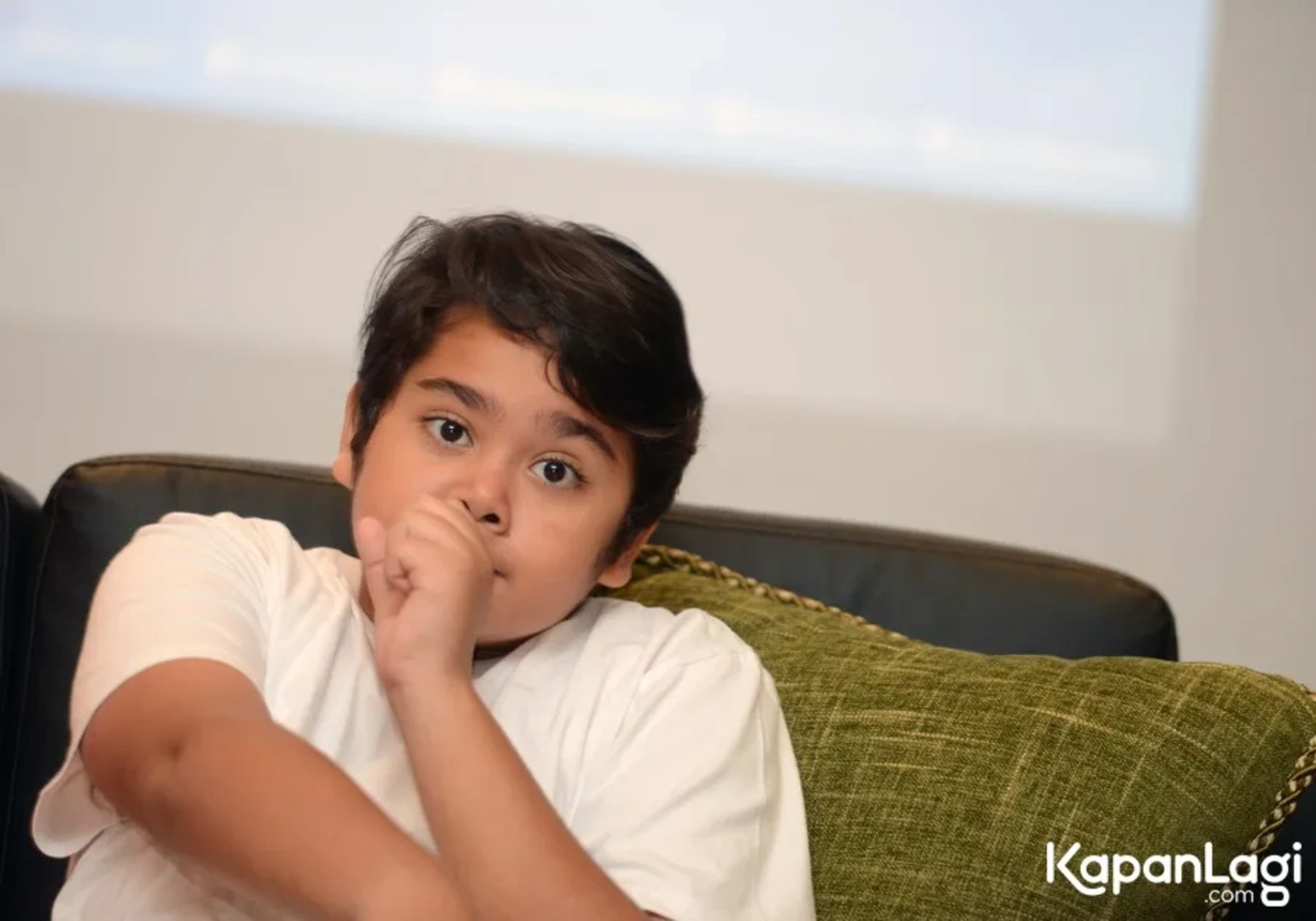 Jika Anda tidak melihat foto Adam Farrel, kemungkinan karena foto dengan nomor tersebut tidak tersedia di Kapanlagi.com™