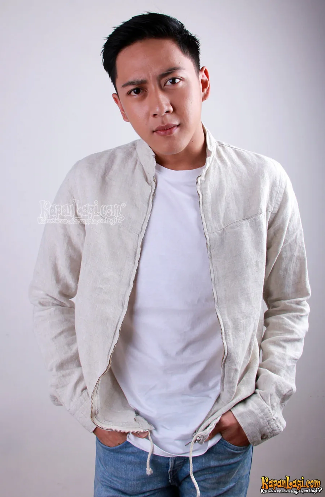 Jika Anda tidak melihat foto Adhyra 5 Romeo, kemungkinan karena foto dengan nomor tersebut tidak tersedia di Kapanlagi.com™