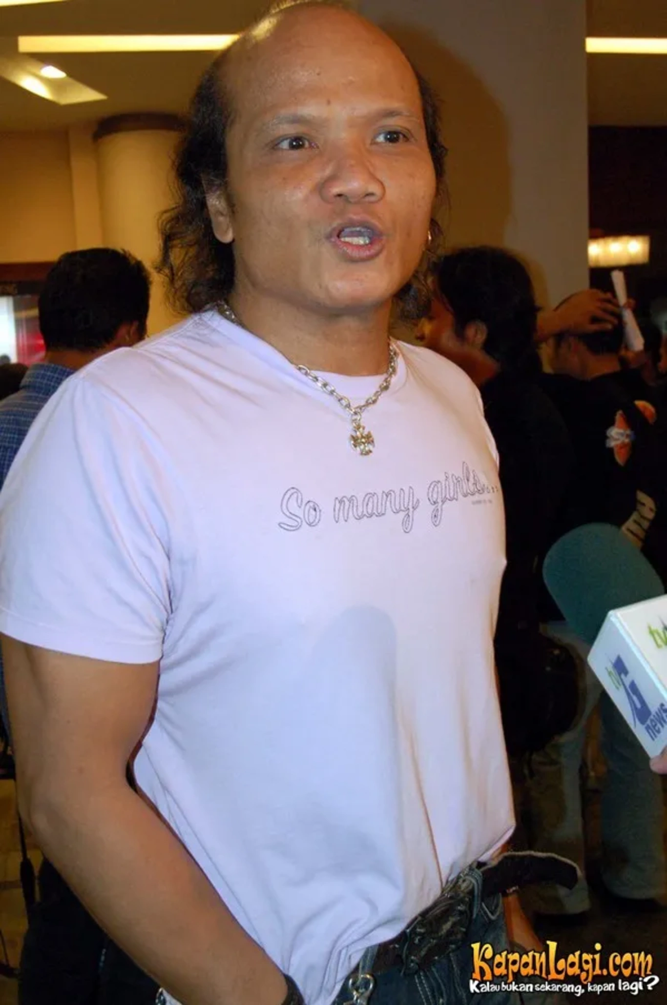 Jika Anda tidak melihat foto Adrie Subono, kemungkinan karena foto dengan nomor tersebut tidak tersedia di Kapanlagi.com™