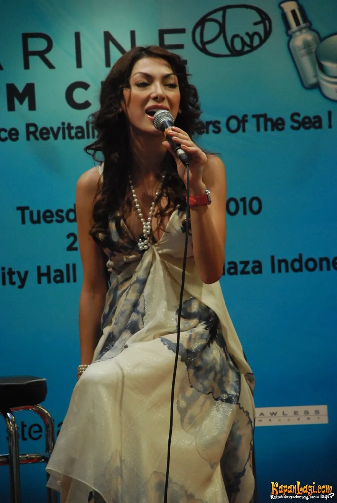 Jika Anda tidak melihat foto Aimee Juliet, kemungkinan karena foto dengan nomor tersebut tidak tersedia di Kapanlagi.com™