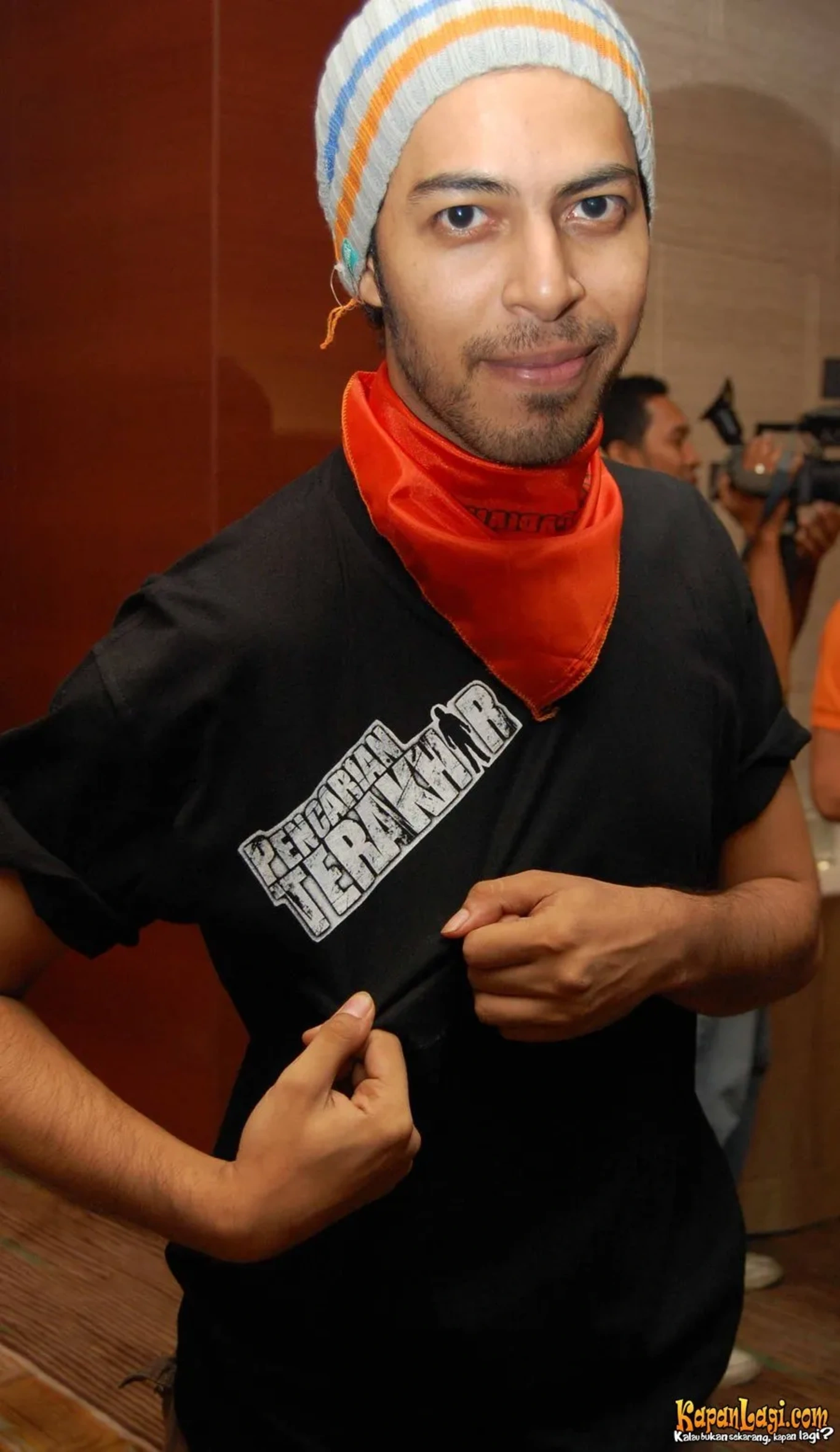 Jika Anda tidak melihat foto Alex Abbad, kemungkinan karena foto dengan nomor tersebut tidak tersedia di Kapanlagi.com™