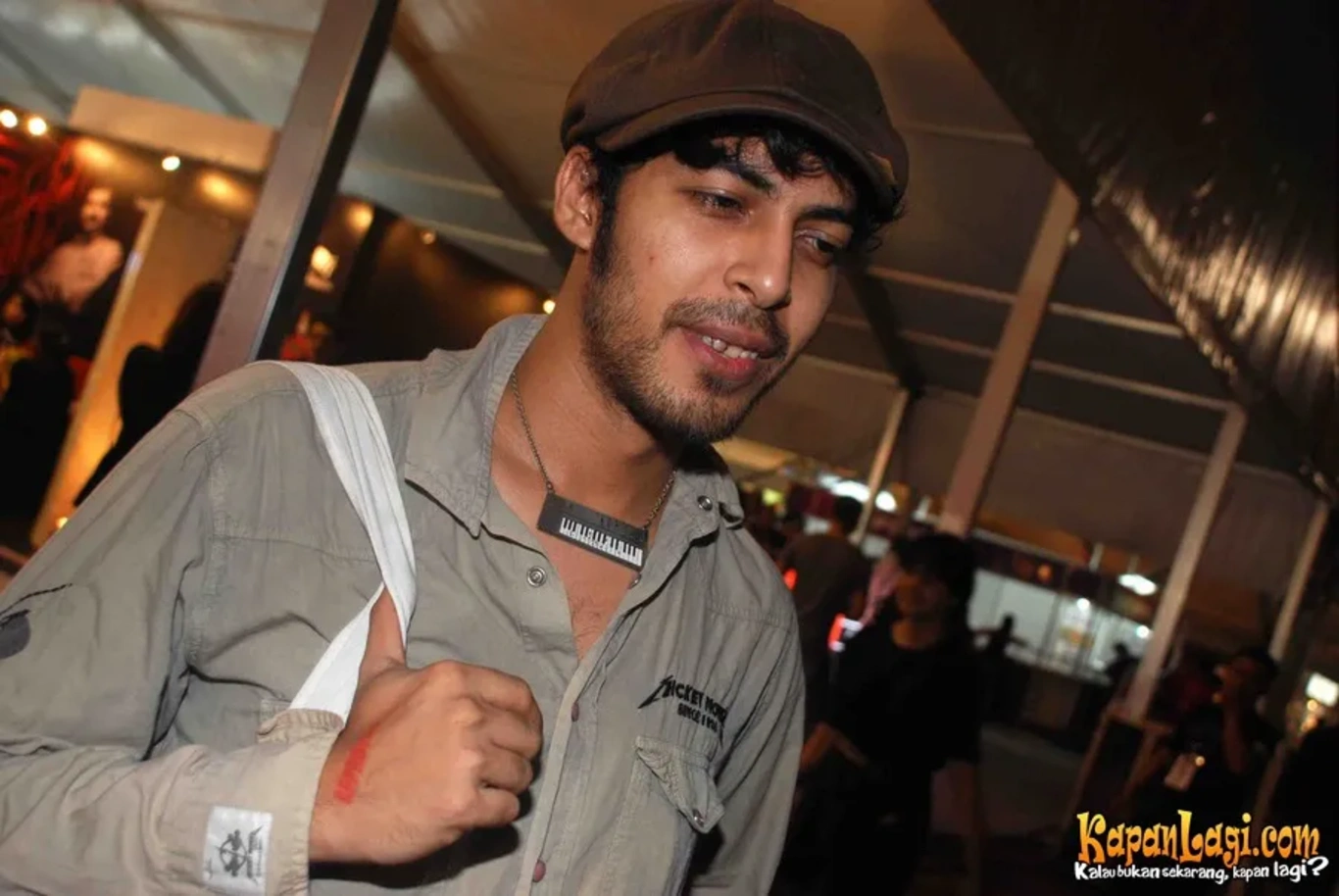 Jika Anda tidak melihat foto Alex Abbad, kemungkinan karena foto dengan nomor tersebut tidak tersedia di Kapanlagi.com™
