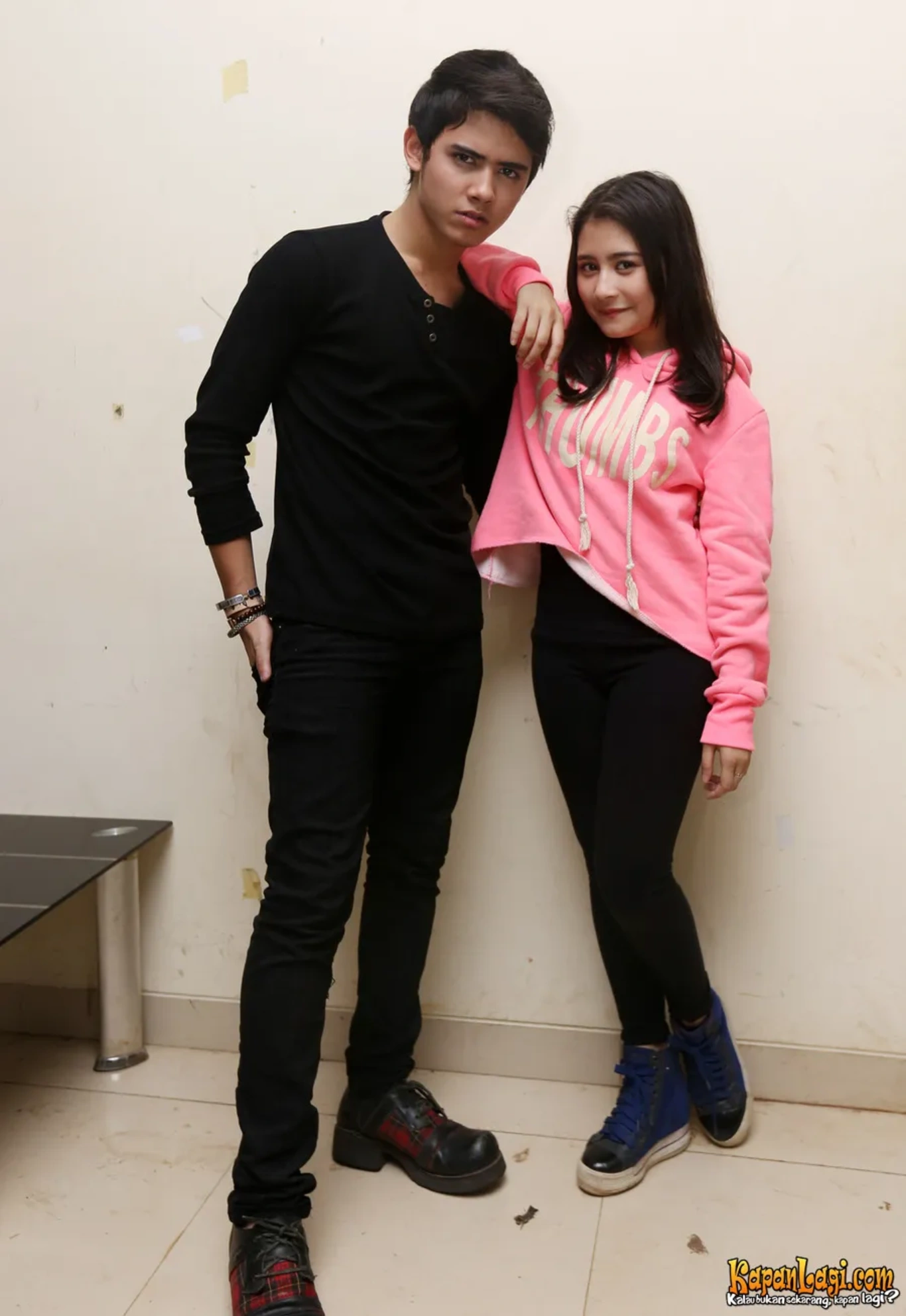 Jika Anda tidak melihat foto Aliando Syarief, kemungkinan karena foto dengan nomor tersebut tidak tersedia di Kapanlagi.com™
