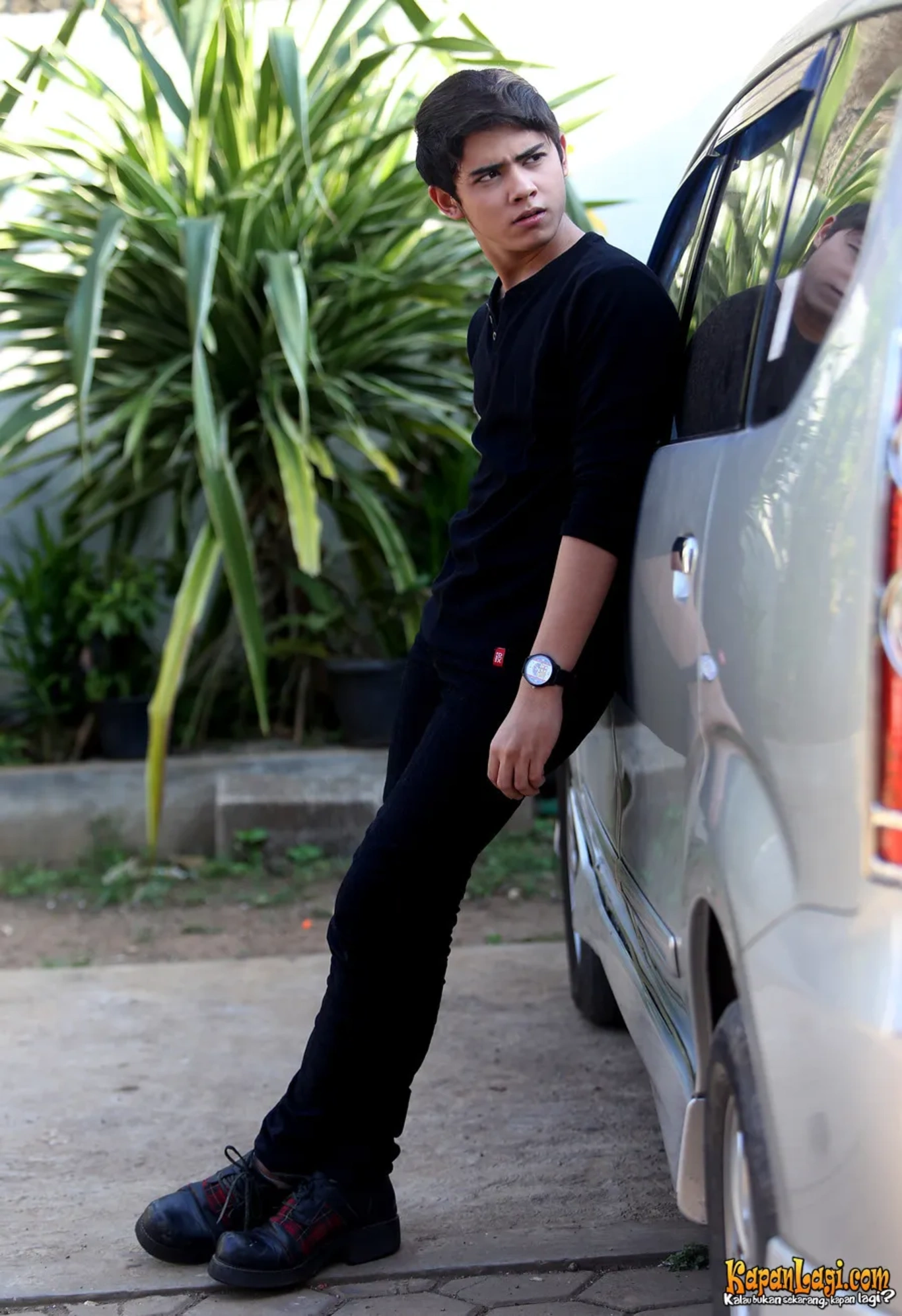 Jika Anda tidak melihat foto Aliando Syarief, kemungkinan karena foto dengan nomor tersebut tidak tersedia di Kapanlagi.com™