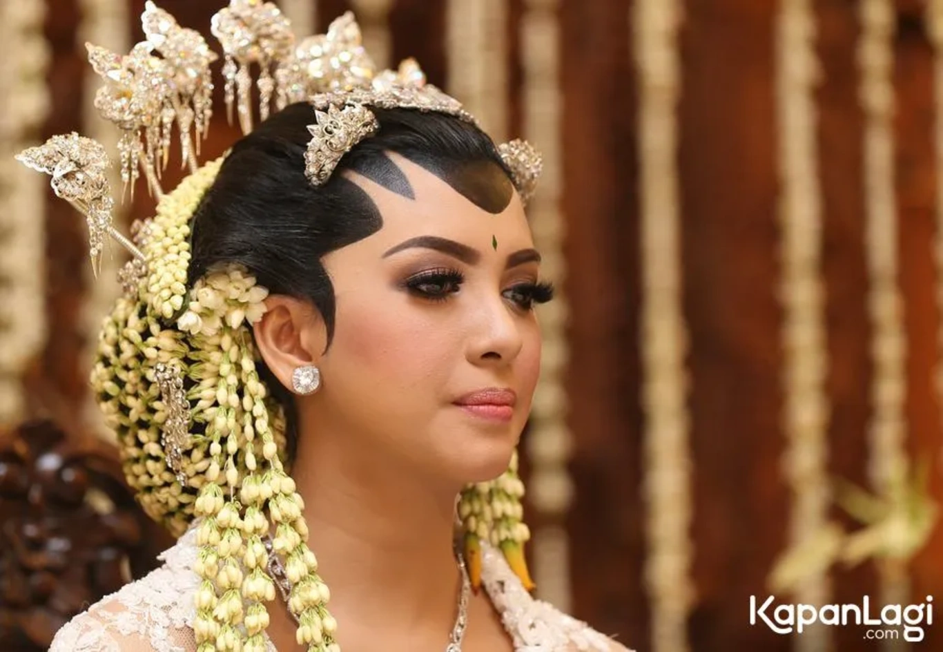Jika Anda tidak melihat foto Alisia Rininta, kemungkinan karena foto dengan nomor tersebut tidak tersedia di Kapanlagi.com™