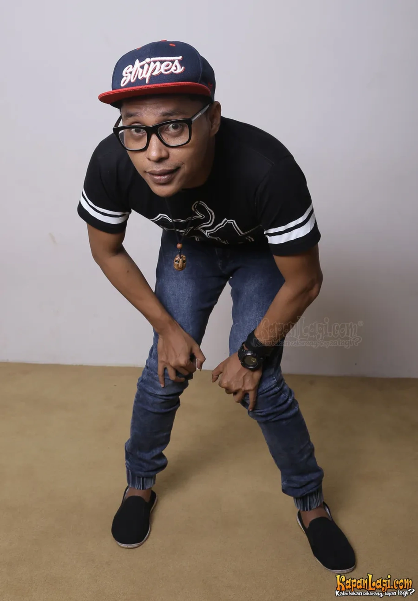 Jika Anda tidak melihat foto Andi Seventeen, kemungkinan karena foto dengan nomor tersebut tidak tersedia di Kapanlagi.com™