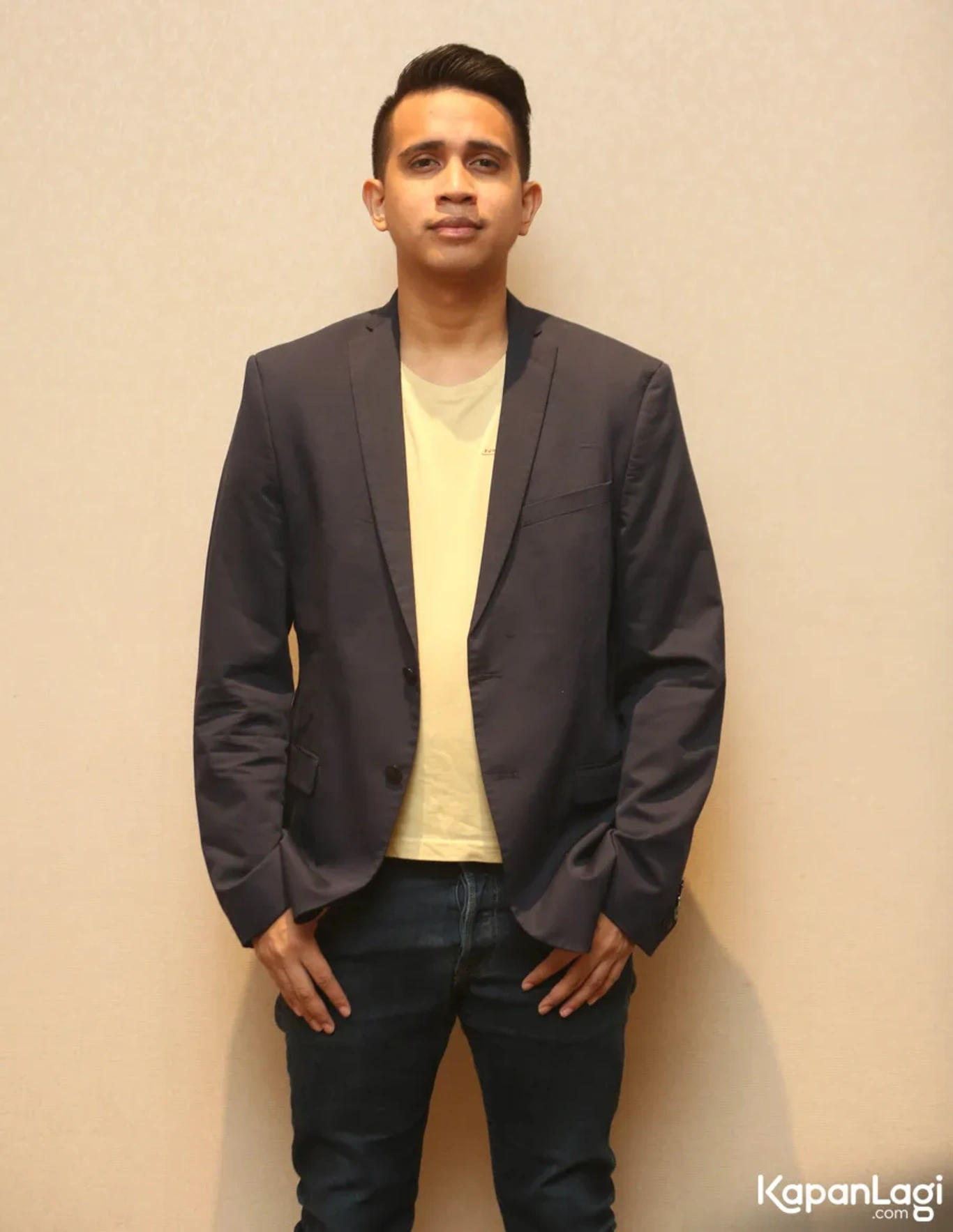 Jika Anda tidak melihat foto Andovi Da Lopez, kemungkinan karena foto dengan nomor tersebut tidak tersedia di Kapanlagi.com™