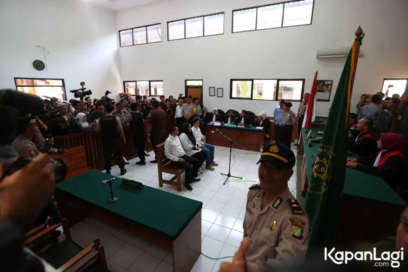 Jika Anda tidak melihat foto Anniesa Hasibuan, kemungkinan karena foto dengan nomor tersebut tidak tersedia di Kapanlagi.com™