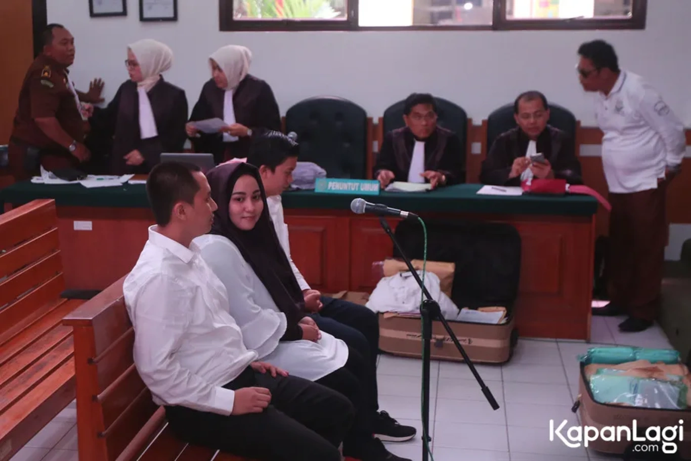 Jika Anda tidak melihat foto Anniesa Hasibuan, kemungkinan karena foto dengan nomor tersebut tidak tersedia di Kapanlagi.com™
