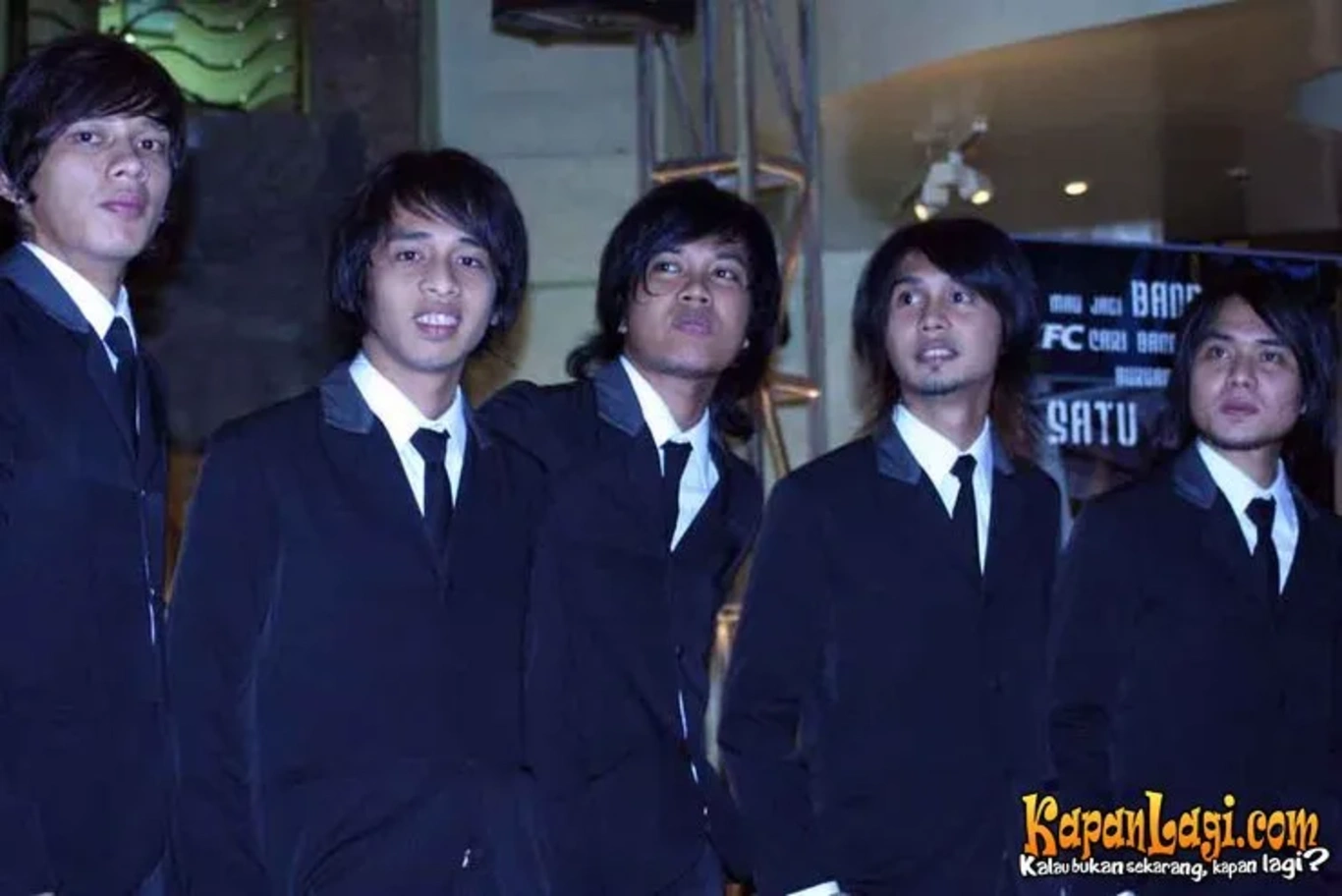 Jika Anda tidak melihat foto Antique Band, kemungkinan karena foto dengan nomor tersebut tidak tersedia di Kapanlagi.com™