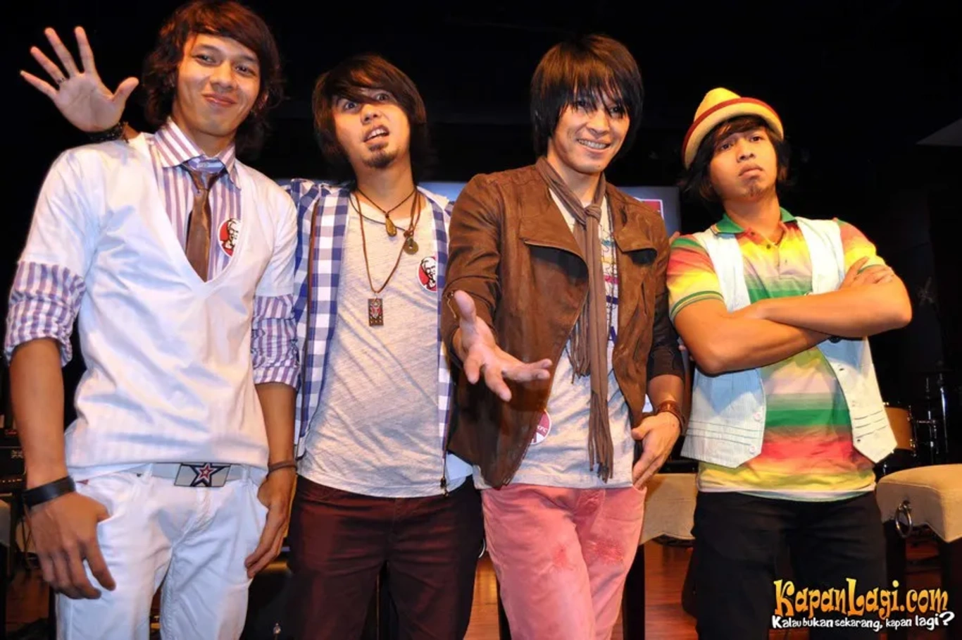 Jika Anda tidak melihat foto Antique Band, kemungkinan karena foto dengan nomor tersebut tidak tersedia di Kapanlagi.com™