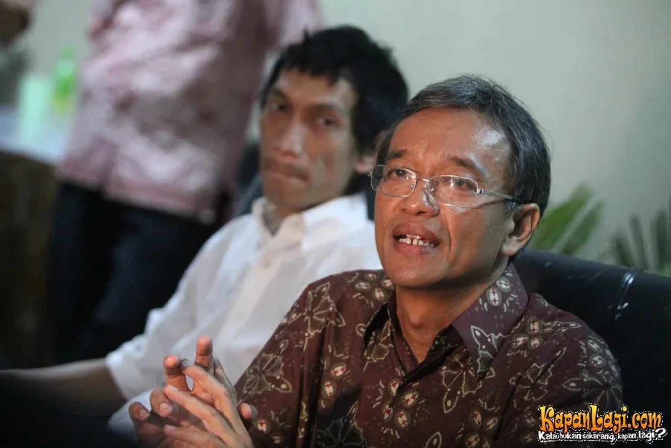 Jika Anda tidak melihat foto Anto Hoed, kemungkinan karena foto dengan nomor tersebut tidak tersedia di Kapanlagi.com™