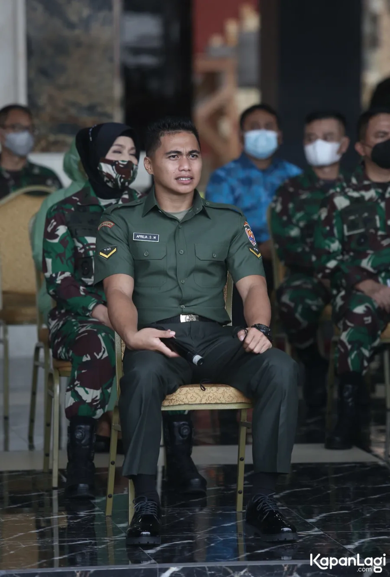 Jika Anda tidak melihat foto Aprilia Santini Manganang, kemungkinan karena foto dengan nomor tersebut tidak tersedia di Kapanlagi.com™