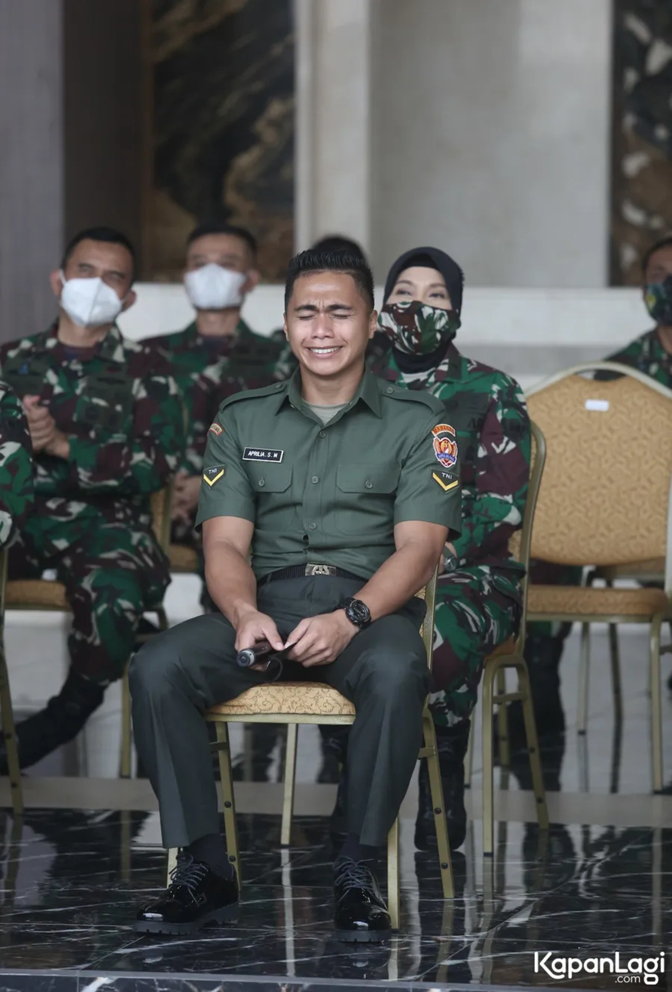 Jika Anda tidak melihat foto Aprilia Santini Manganang, kemungkinan karena foto dengan nomor tersebut tidak tersedia di Kapanlagi.com™