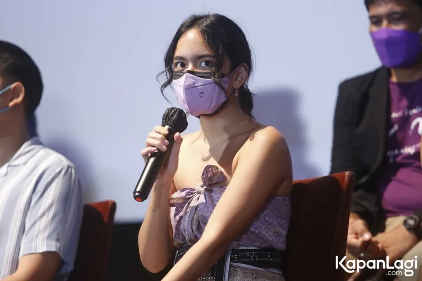 Jika Anda tidak melihat foto Arawinda Kirana, kemungkinan karena foto dengan nomor tersebut tidak tersedia di Kapanlagi.com™