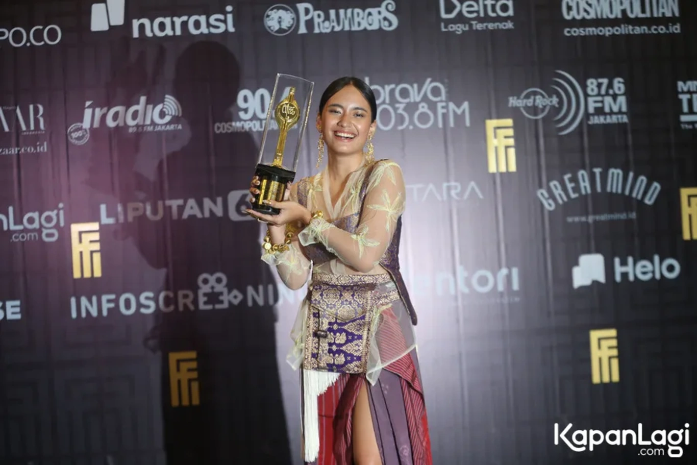 Jika Anda tidak melihat foto Arawinda Kirana, kemungkinan karena foto dengan nomor tersebut tidak tersedia di Kapanlagi.com™