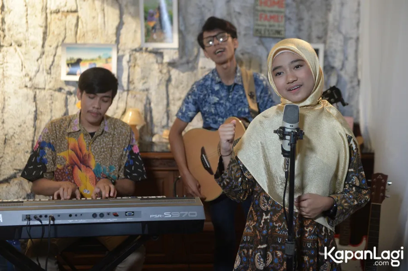 Jika Anda tidak melihat foto Arfa Marqia, kemungkinan karena foto dengan nomor tersebut tidak tersedia di Kapanlagi.com™