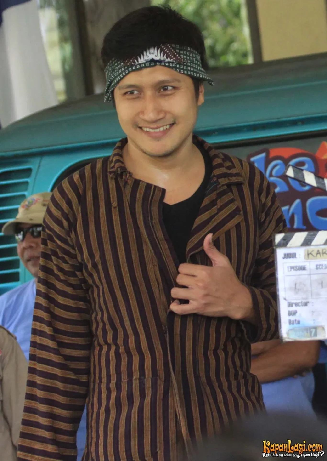 Jika Anda tidak melihat foto Arie Untung, kemungkinan karena foto dengan nomor tersebut tidak tersedia di Kapanlagi.com™