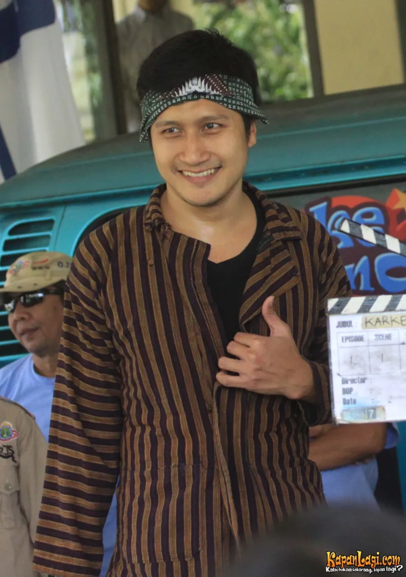 Jika Anda tidak melihat foto Arie Untung, kemungkinan karena foto dengan nomor tersebut tidak tersedia di Kapanlagi.com™