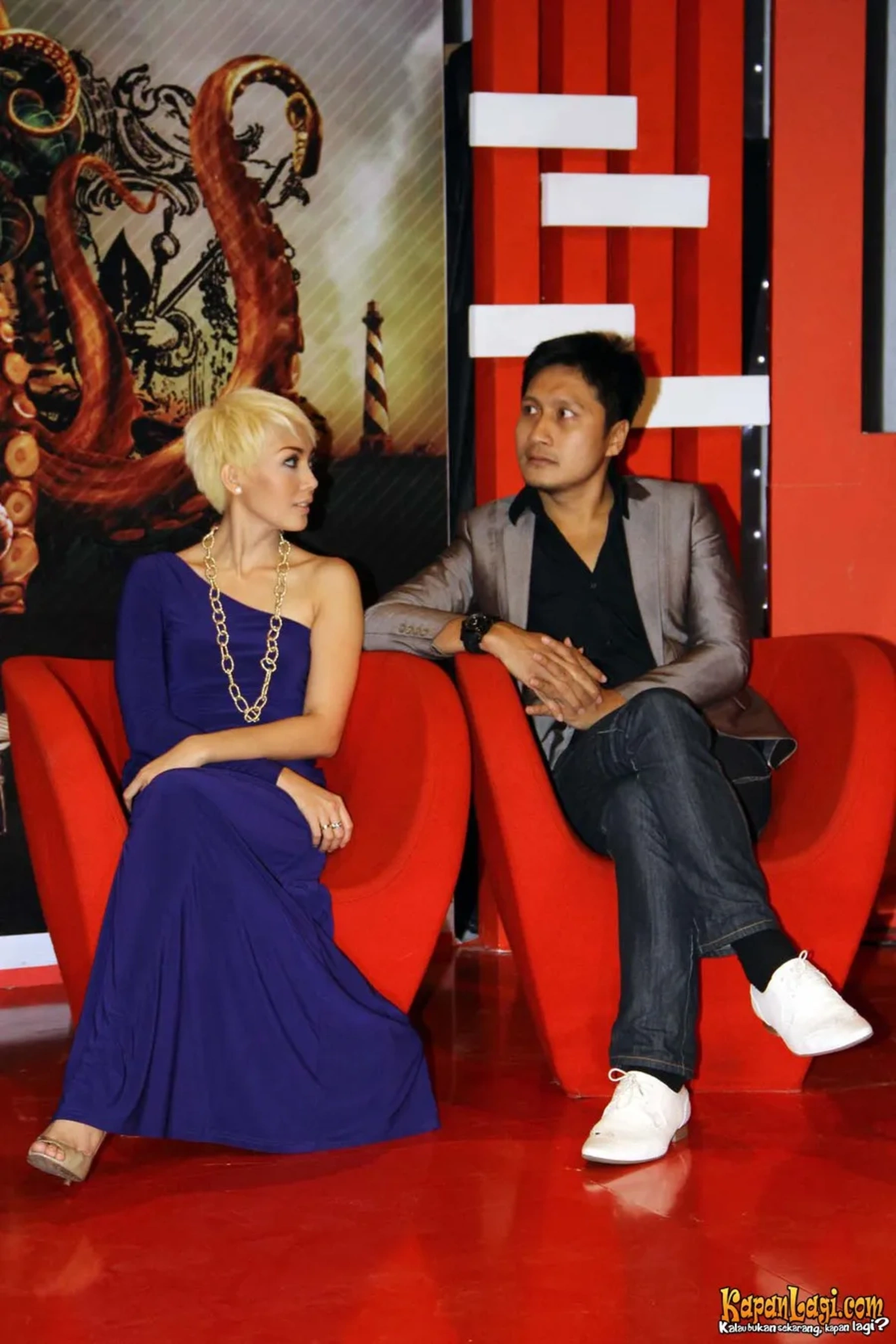 Jika Anda tidak melihat foto Arie Untung, kemungkinan karena foto dengan nomor tersebut tidak tersedia di Kapanlagi.com™