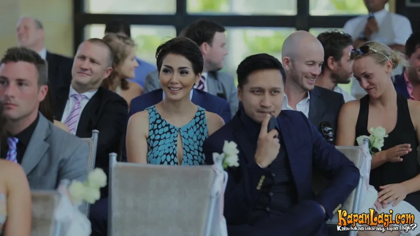 Jika Anda tidak melihat foto Arie Untung, kemungkinan karena foto dengan nomor tersebut tidak tersedia di Kapanlagi.com™