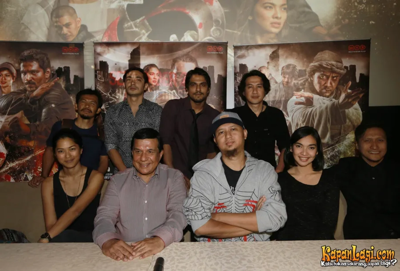 Jika Anda tidak melihat foto Arie Untung, kemungkinan karena foto dengan nomor tersebut tidak tersedia di Kapanlagi.com™