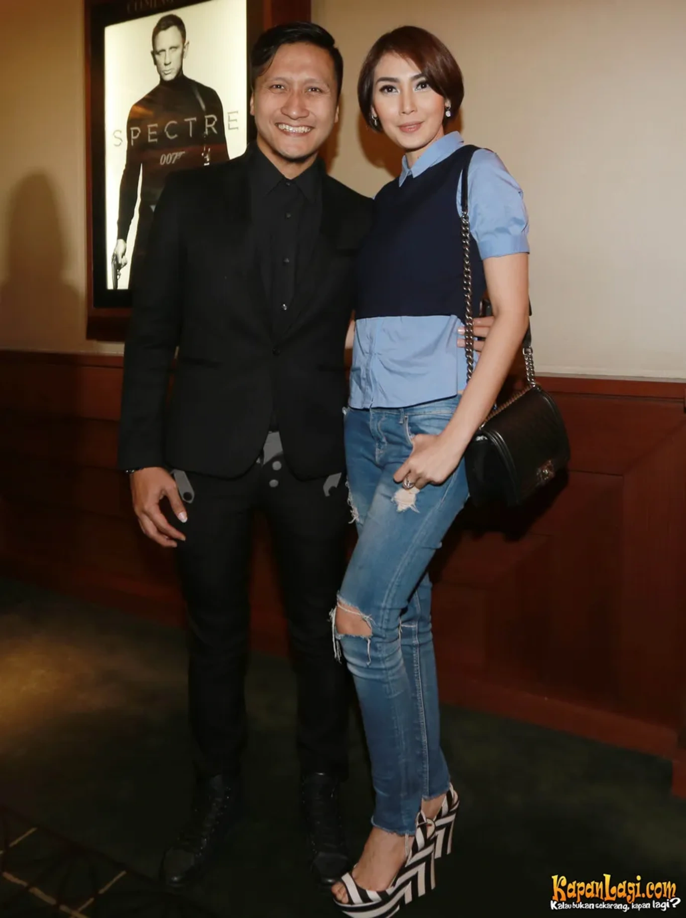 Jika Anda tidak melihat foto Arie Untung, kemungkinan karena foto dengan nomor tersebut tidak tersedia di Kapanlagi.com™